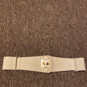 The Limited cream interlocking wide band belt